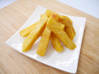 さつまいもスティックフライの塩バター炒め