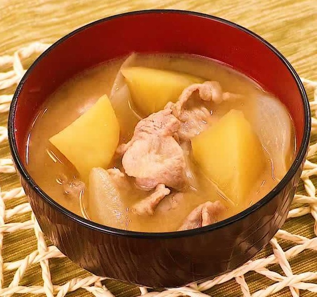 さつまいも乱切り（S）皮なしのみそ汁